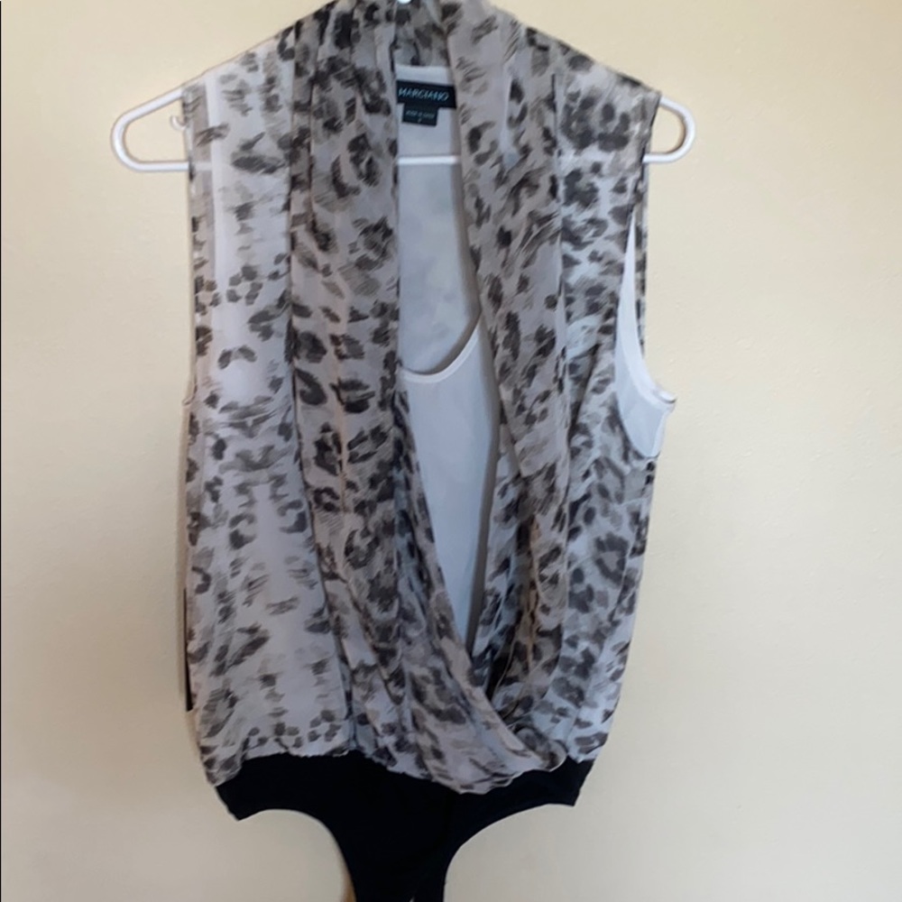 Sleeveless top bikini style